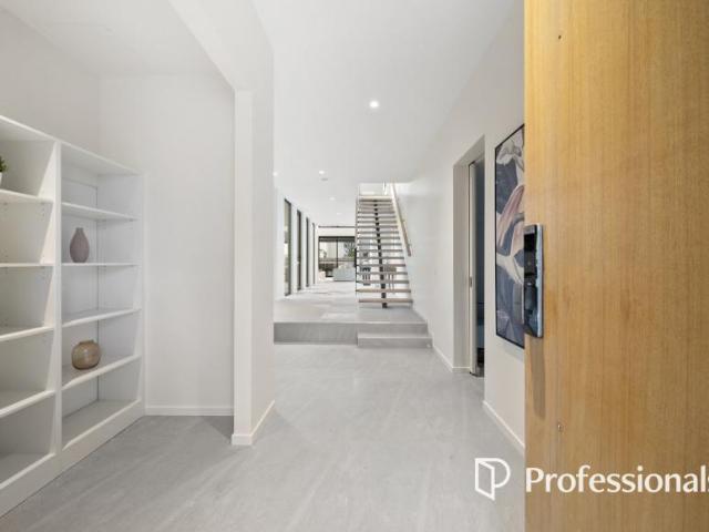House for sale in Mount Waverley, Melbourne