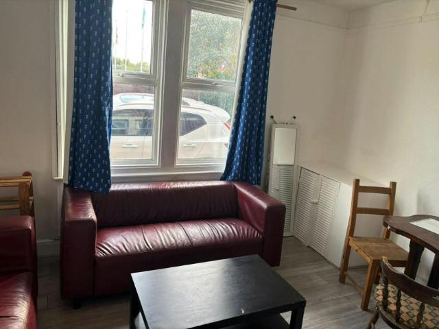 House for rent in St Thomas', The Slade