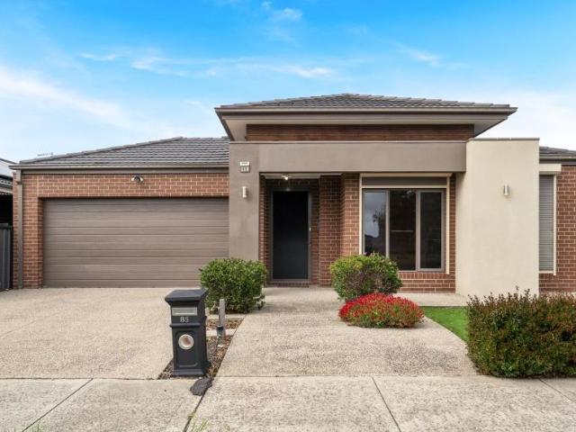 House for sale in Greenvale Lakes, Melbourne