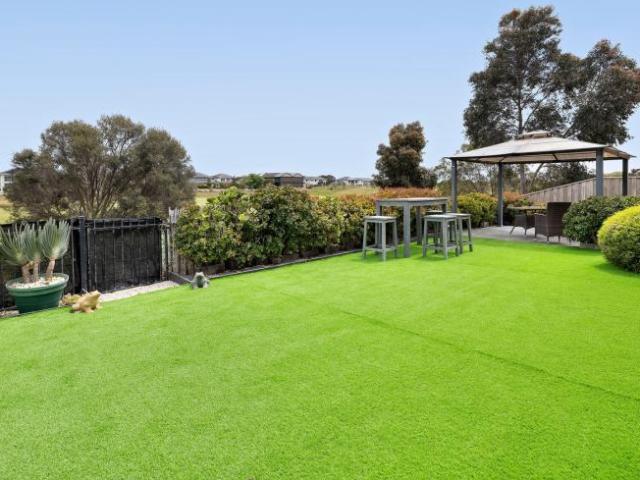 House for rent in Sanctuary Lakes, Melbourne
