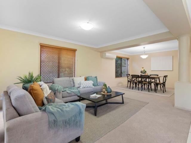 House for rent in Sinnamon Park, Greater Brisbane