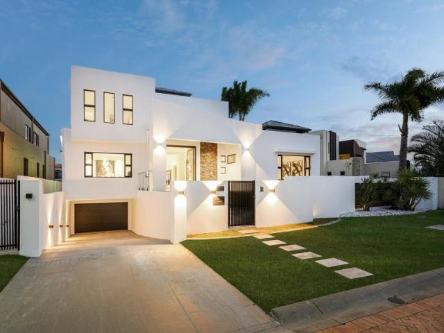 House for sale in The Sovereign Islands, Gold Coast City