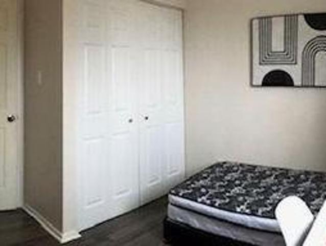 Room for rent in Wedgewood, Alberta