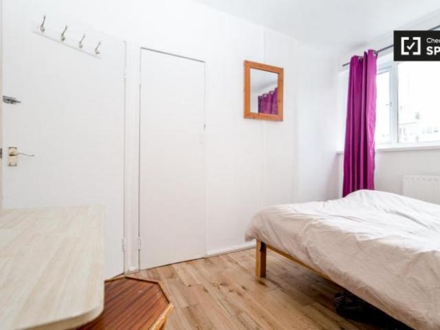 Room for rent in Lyons, Greater London