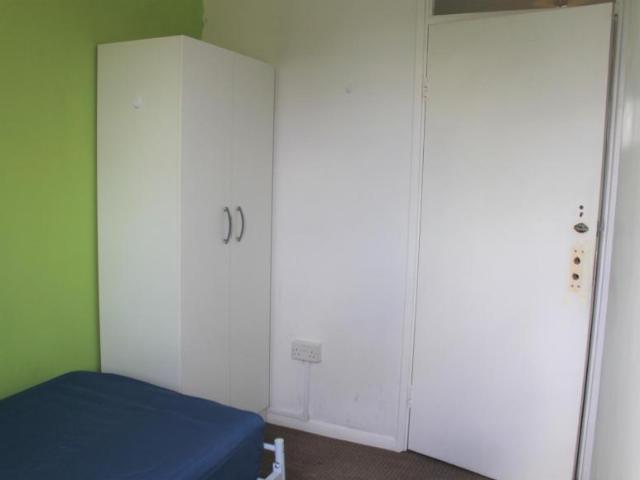 Room for rent in Stepney, Greater London