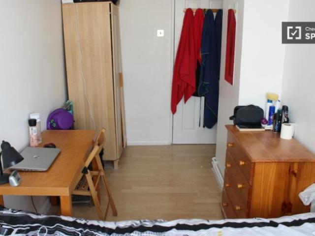 Room for rent in Lyons, Greater London