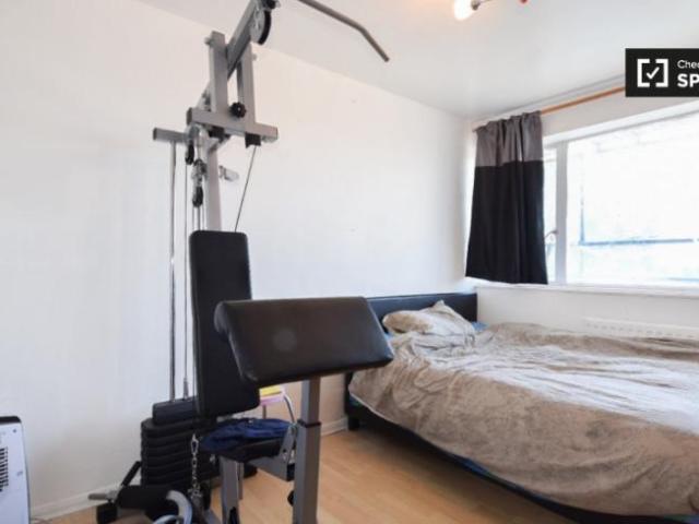 Room for rent in Lyons, Greater London