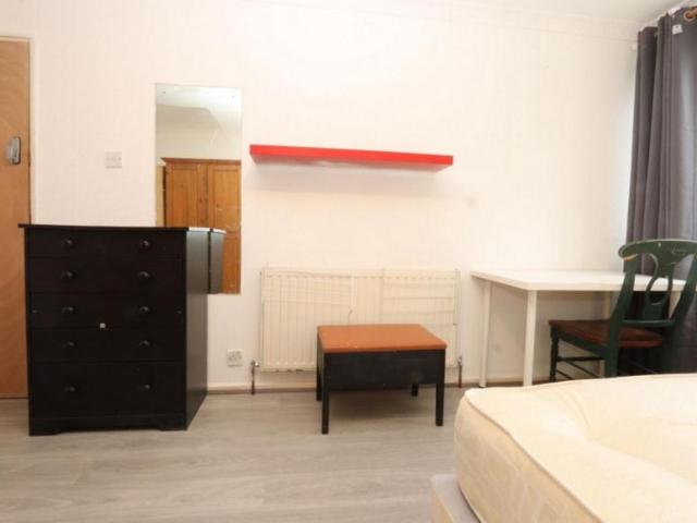 Room for rent in Old Ford, Bow