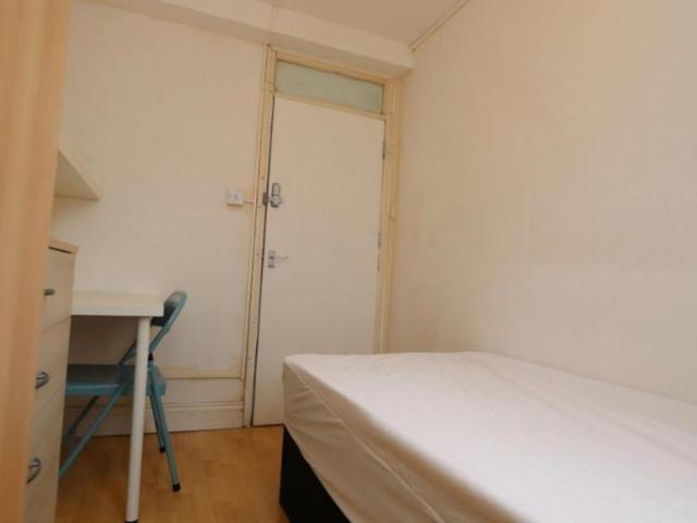 Room for rent in Mile End, Greater London