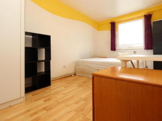 Room for rent in Mile End, Greater London