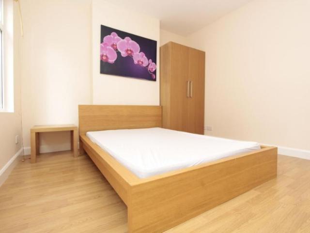 Room for rent in Upton Park, Greater London