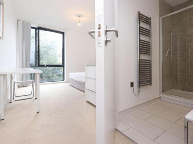 Room for rent in East Greenwich, Greater London
