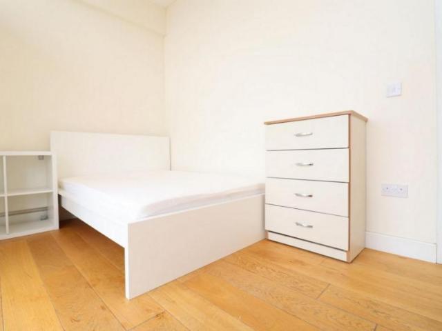 Room for rent in East Greenwich, Greater London