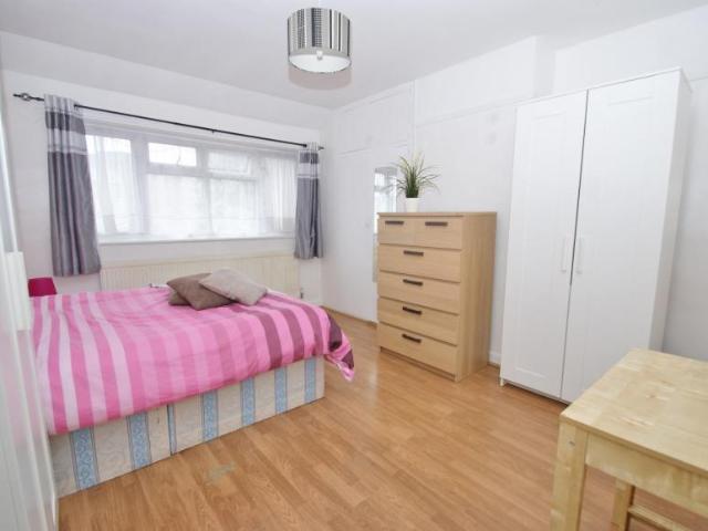Room for rent in London Borough of Ealing, Greater London