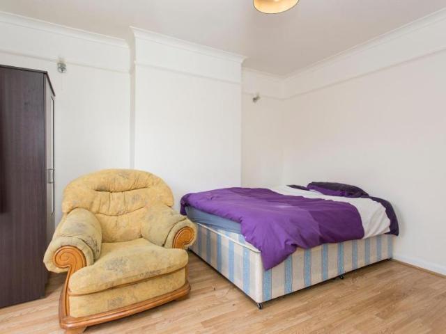 Room for rent in London Borough of Ealing, Greater London