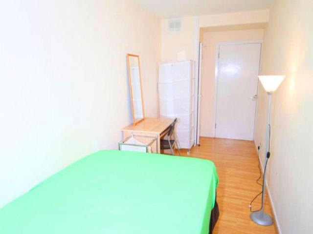 Room for rent in London Borough of Tower Hamlets, Greater London