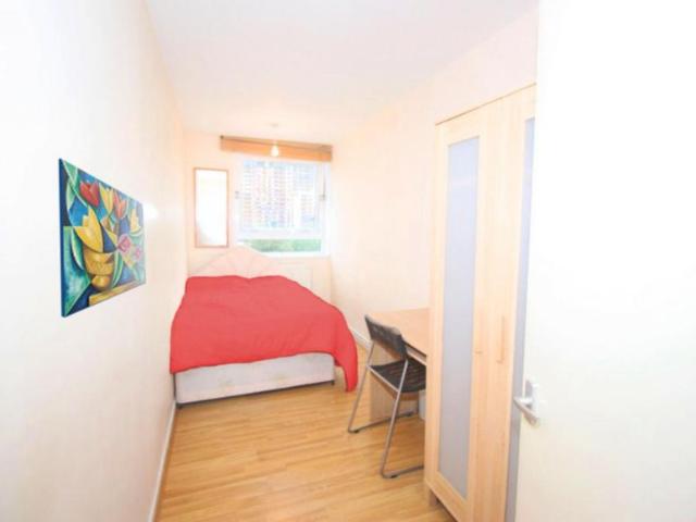 Room for rent in London Borough of Tower Hamlets, Greater London