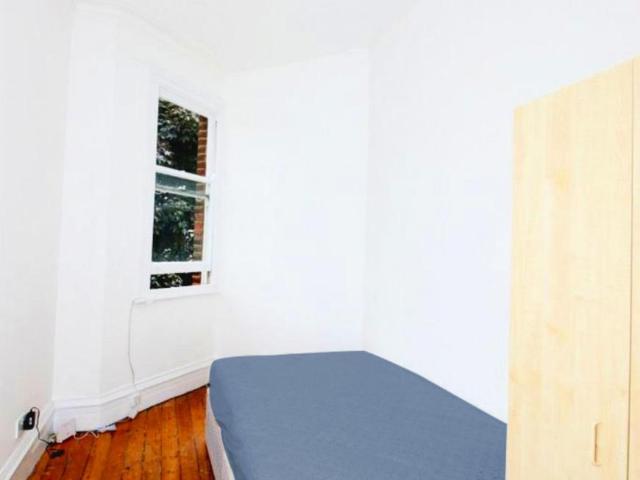 Room for rent in West Hampstead, Greater London