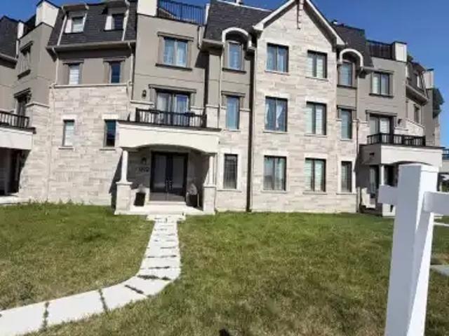 Townhouse for rent in Oakville, Ontario