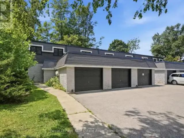 Townhouse for rent in Waterloo, Ontario