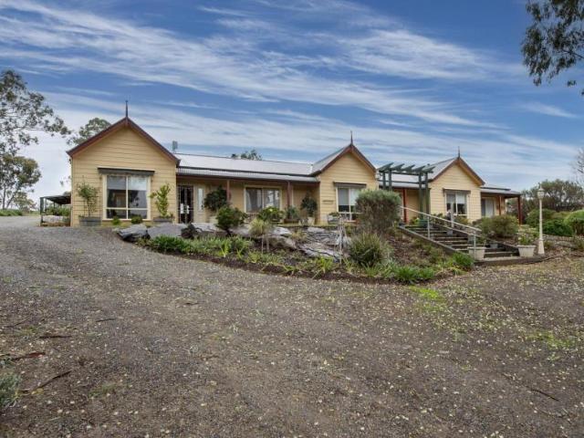 House for sale in Armagh, Clare and Gilbert Valleys Council