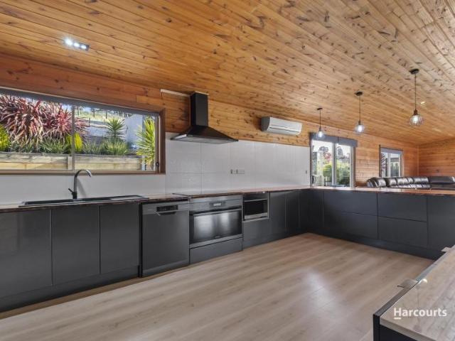 House for sale in Geeveston, Huon Valley