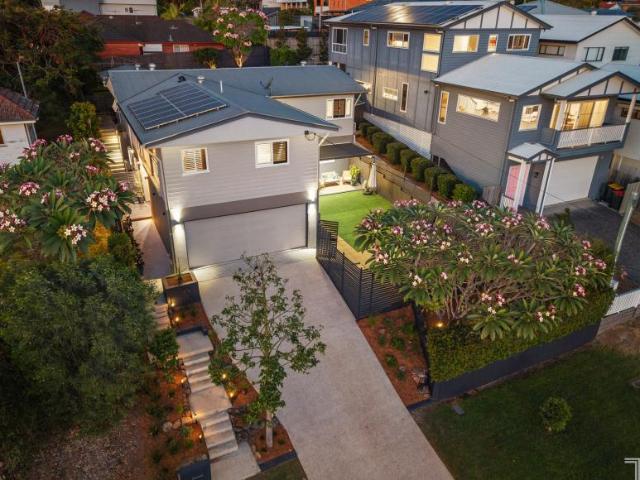 House for sale in Holland Park West, Greater Brisbane