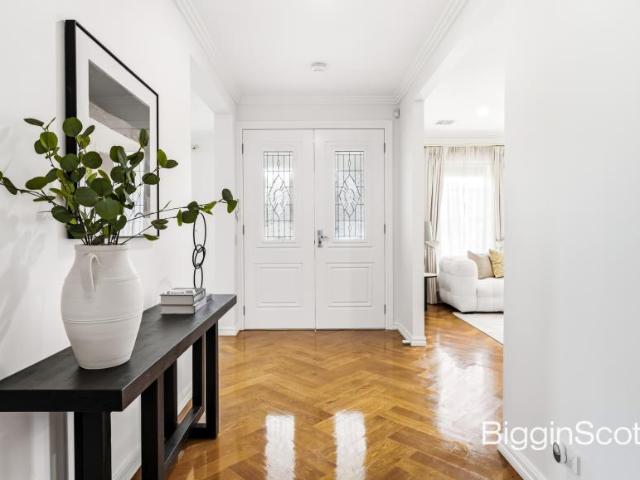 House for sale in Mount Waverley, Melbourne