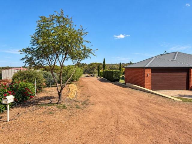 House for sale in Narrogin, Shire Of Narrogin
