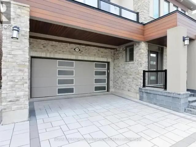 House for rent in Oakville