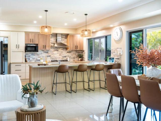 House for sale in Pacific Pines, Gold Coast City