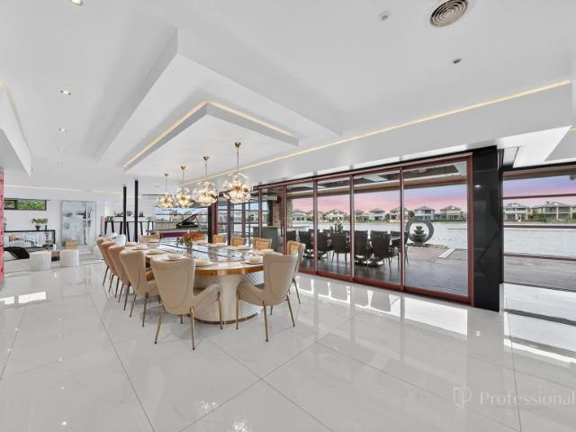 House for sale in Sanctuary Lakes, Melbourne