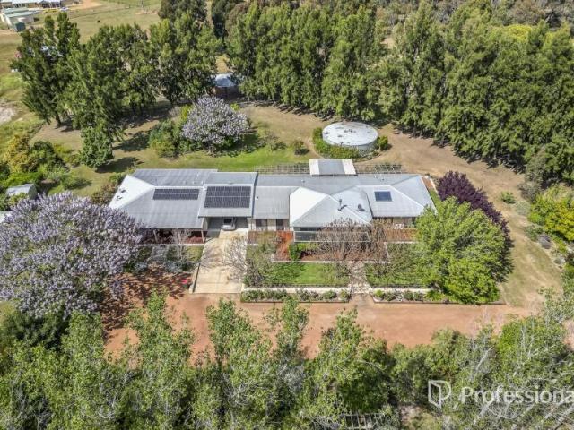 House for sale in Stoneville, Mount Helena