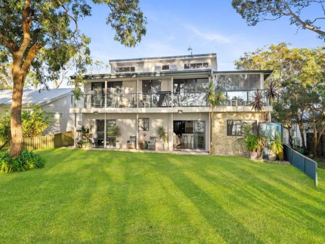 House for sale in Tuggerawong, Central Coast Council