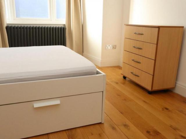 Room for rent in Scotch Estate, Greater London