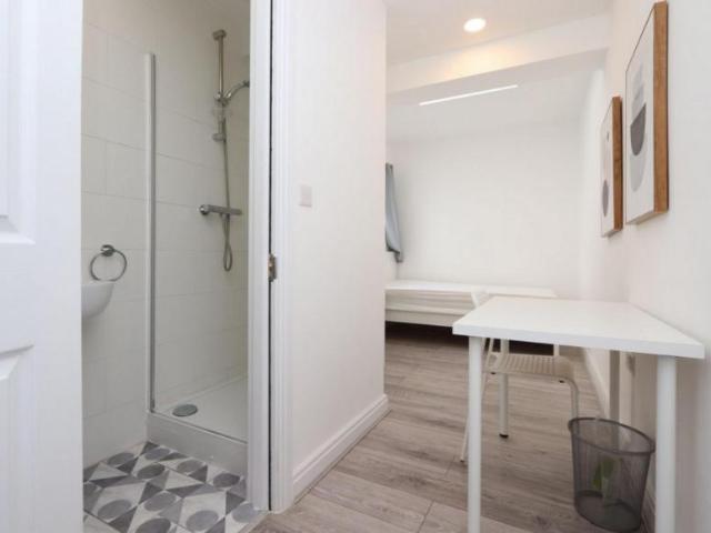 Room for rent in Clayhall, Greater London