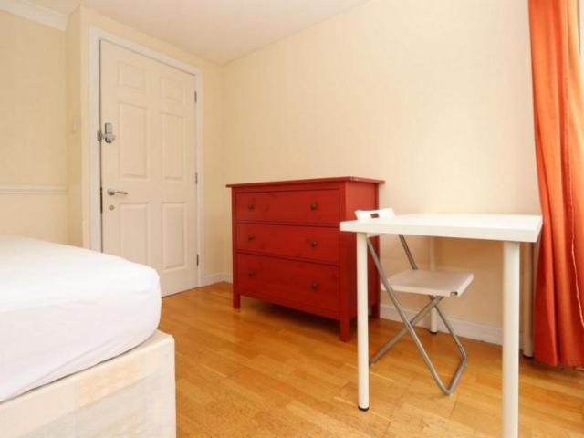 Room for rent in Virginia Quay, Blackwall