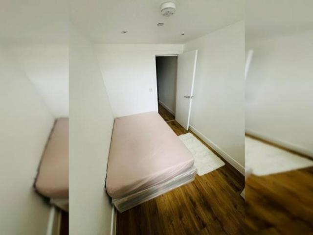 Room for rent in Lyons, Greater London
