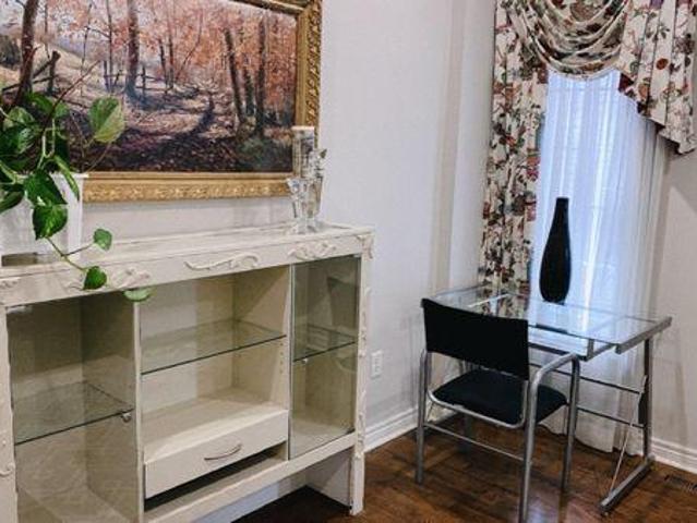 Room for rent in York, Ontario
