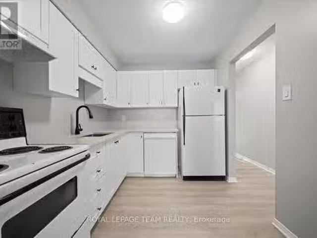 Condo for rent in Vanier, Ontario