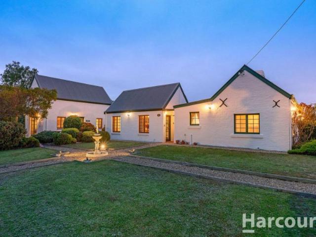 House for sale in Richmond, Hobart