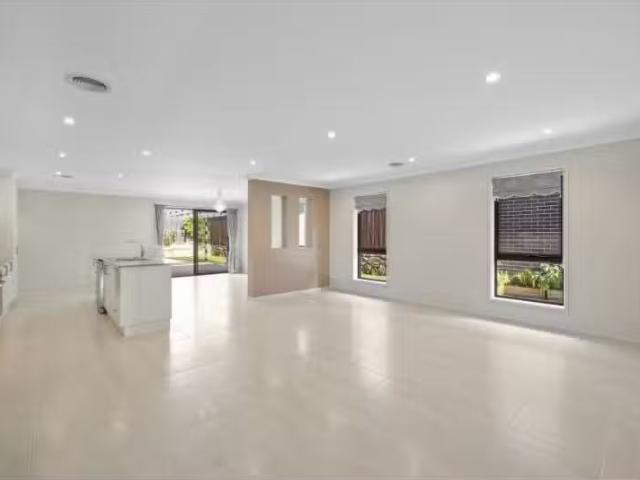 House for rent in Casey, Australian Capital Territory