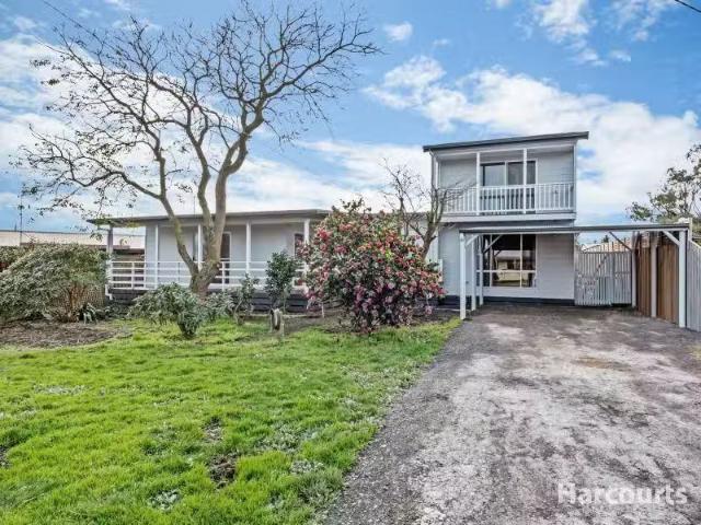House for rent in Darnum, Victoria