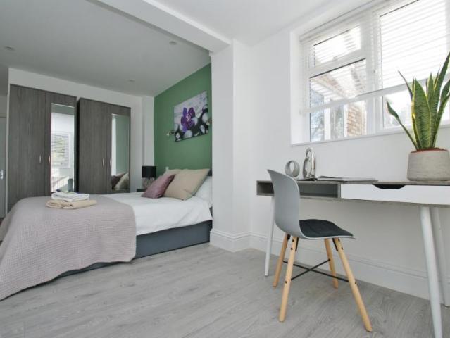 Room for rent in London Borough of Ealing, Greater London