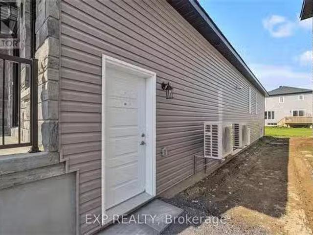 Condo for rent in Russell, Ontario