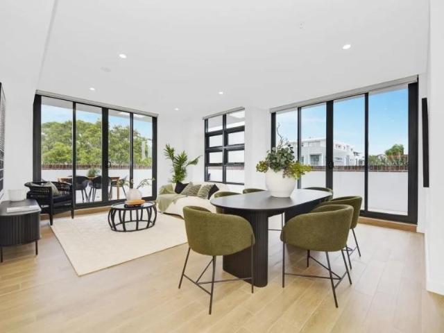 Apartment for sale in Lower North Shore, Sydney