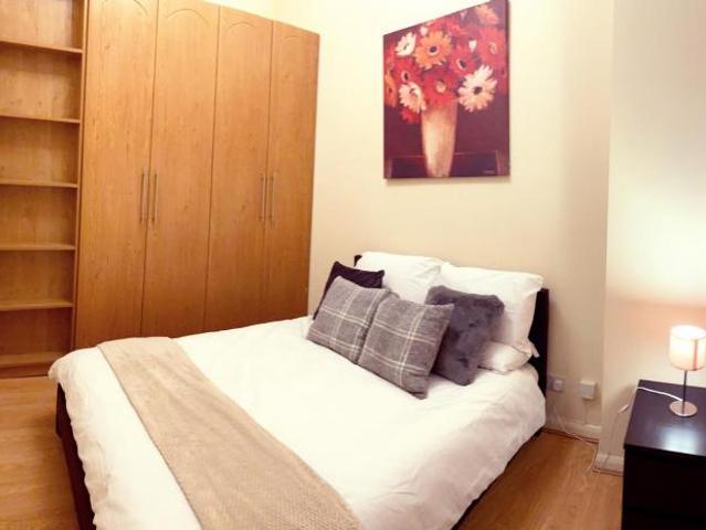 Apartment for rent in Brompton, Greater London