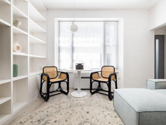 Apartment for rent in Earl's Court, Greater London
