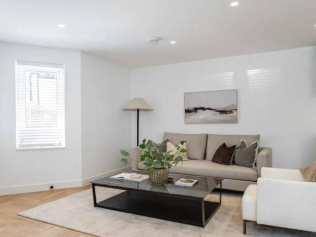 Apartment for rent in Lyons, Greater London