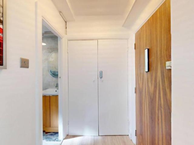 Apartment for rent in Lyons, Greater London